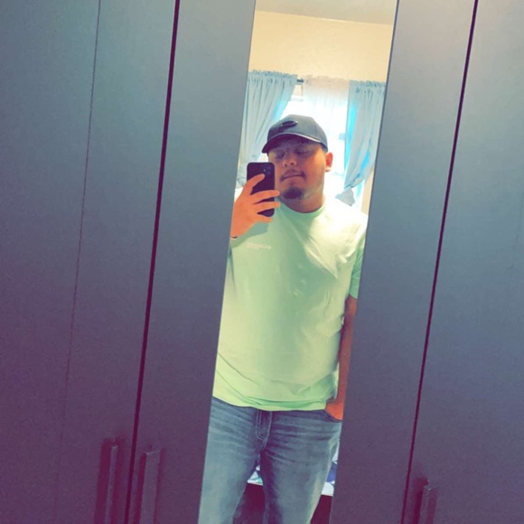 Meet your Posher, Joseluis - Picture 1 of 1